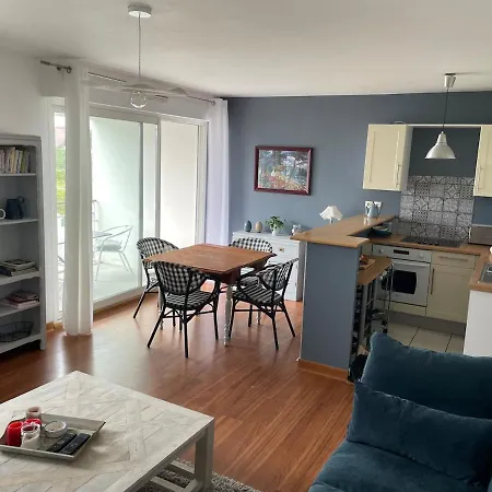 Sea View Apartment, Center *
